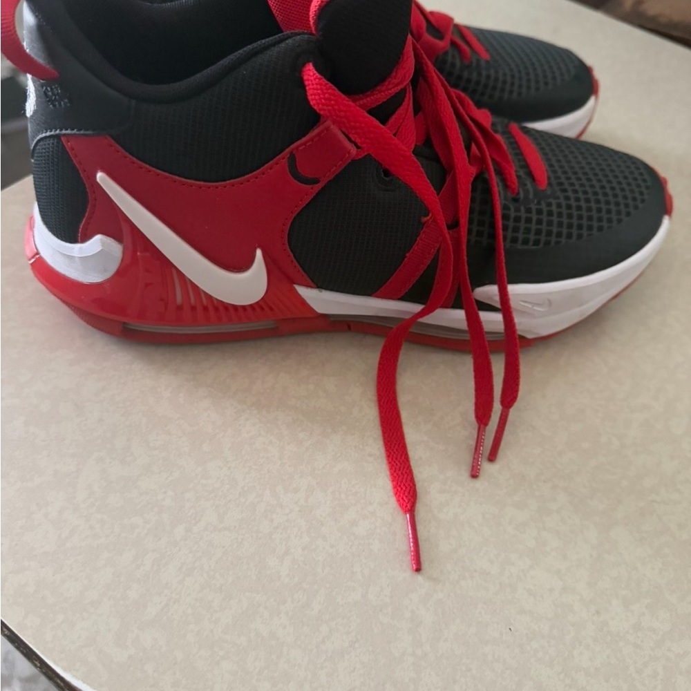 Nike Men's Black and Red Sneakers LeBron Witness 7 Worn x2